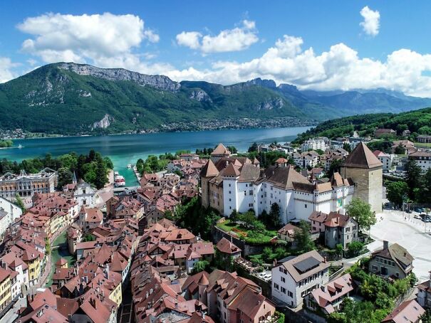 annecy-635fd8bb61fc3.jpg