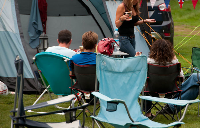 Worker Says They Lie About Camping To Set Boundaries Whilst On Vacation, Prompts Others To Share Their Tricks Worker Says They Lie About Camping To Set Boundaries Whilst On Vacation, Prompts Others To Share Their Tricks