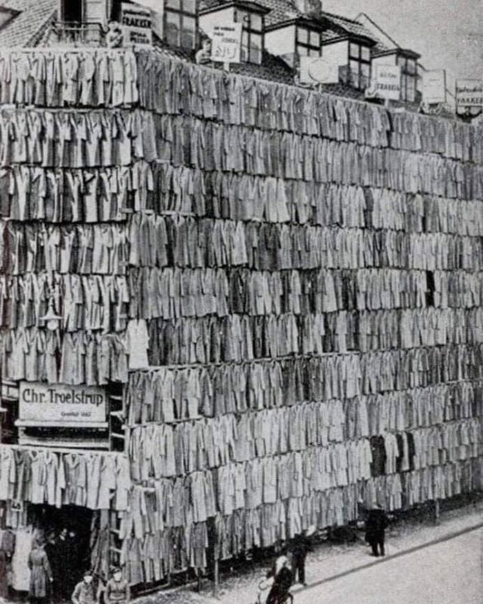 Una venta de abrigos en Copenhague, Dinamarca, 1936