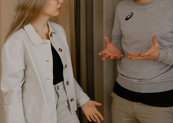 Person Nopes Out From Boyfriend's Parents' House After Meeting Them For The First Time, Causing Relationship Drama, Asks If They're A Jerk Person Nopes Out From Boyfriend's Parents' House After Meeting Them For The First Time, Causing Relationship Drama, Asks If They're A Jerk