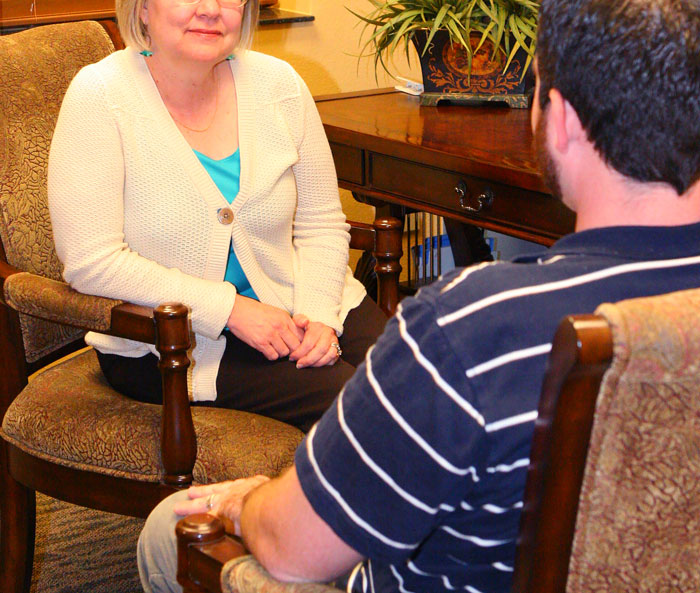 Counselor Expresses Thoughts On Parents Who Used To Neglect Their Kids And Now Need Their Support Counselor Expresses Thoughts On Parents Who Used To Neglect Their Kids And Now Need Their Support