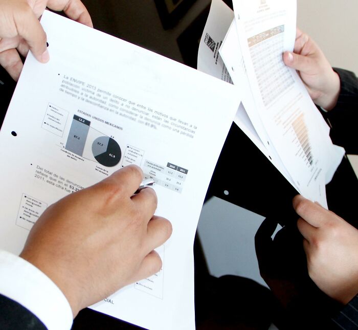 Here Are The 50 Worst Legal Things That Should Be Illegal, As Shared In This Online Thread