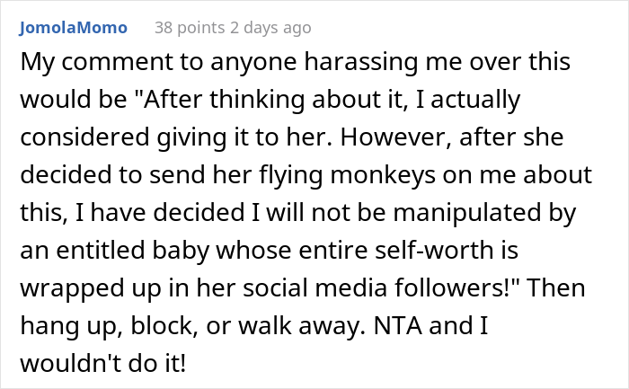 "Username Aesthetic": Bride Asks This Woman For Her Instagram Handle, Says She Will Uninvite Her From The Wedding If She Refuses "Username Aesthetic": Bride Asks This Woman For Her Instagram Handle, Says She Will Uninvite Her From The Wedding If She Refuses