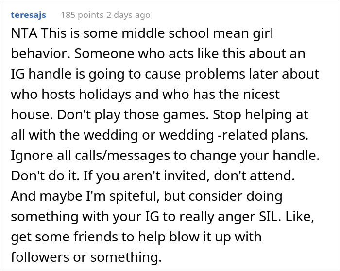 "Username Aesthetic": Bride Asks This Woman For Her Instagram Handle, Says She Will Uninvite Her From The Wedding If She Refuses "Username Aesthetic": Bride Asks This Woman For Her Instagram Handle, Says She Will Uninvite Her From The Wedding If She Refuses