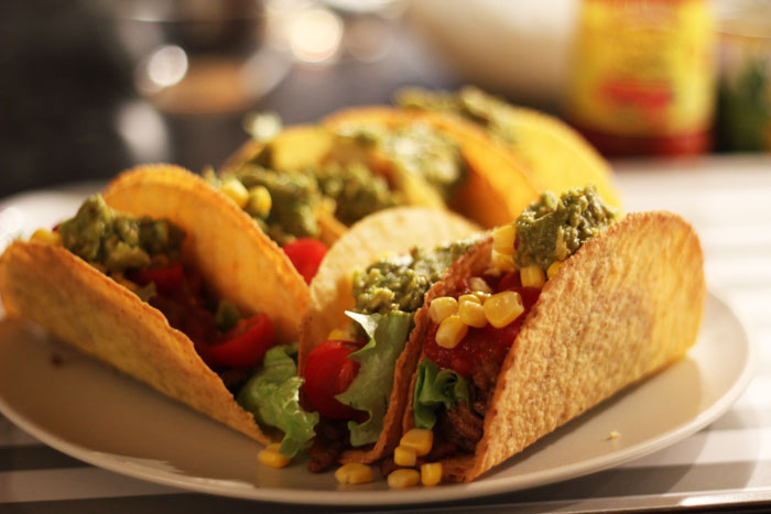 Boyfriend Gets Called ‘Raging Douchecanoe’ After Secretly Putting Cheese Into His Lactose Intolerant Girlfriend’s Tacos