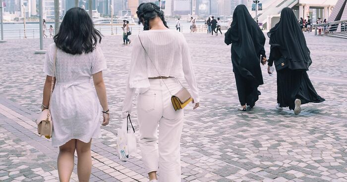 35 Lucky Accidents Captured By Street Photographer Edas Wong (New Pics)