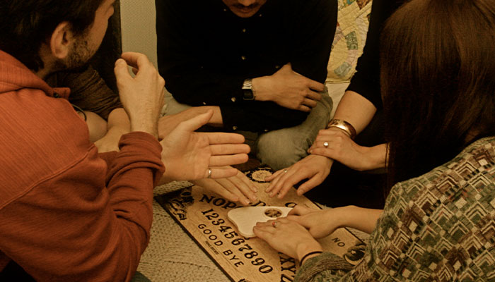 “Let’s Keep In Touch!”: Hilarious Grandma Has Ouija Boards Distributed At Her Funeral