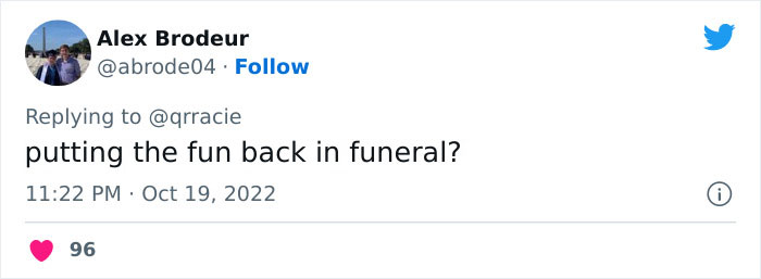 “Let’s Keep In Touch!”: Hilarious Grandma Has Ouija Boards Distributed At Her Funeral “Let’s Keep In Touch!”: Hilarious Grandma Has Ouija Boards Distributed At Her Funeral