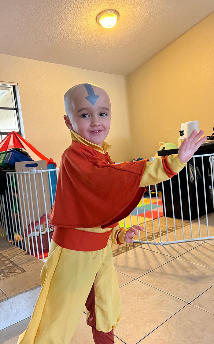 Mi hijo quería ser Aang en Halloween. Lo logró