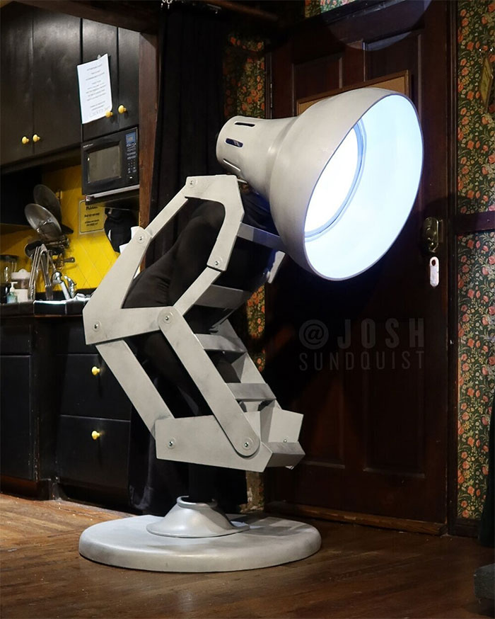 One-Legged Man Dresses Up In An Epic Halloween Costume Every Year, And Here’s His Grand Reveal In 2022 One-Legged Man Dresses Up In An Epic Halloween Costume Every Year, And Here’s His Grand Reveal In 2022