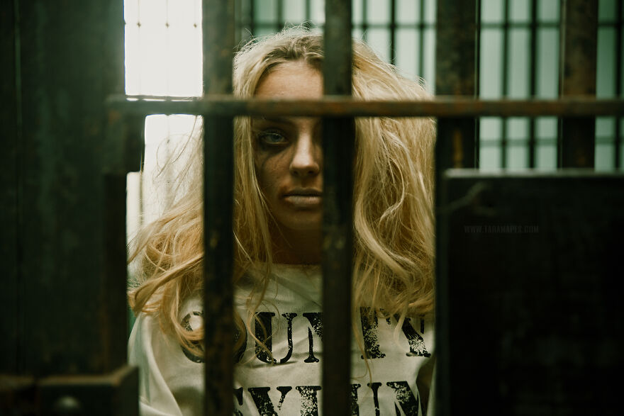 What If Alice Was Really Insane? I Went To An Old Asylum And Created A Photoshoot To Tell A Different Story About Alice And Her "Wonderland" (23 Pics)