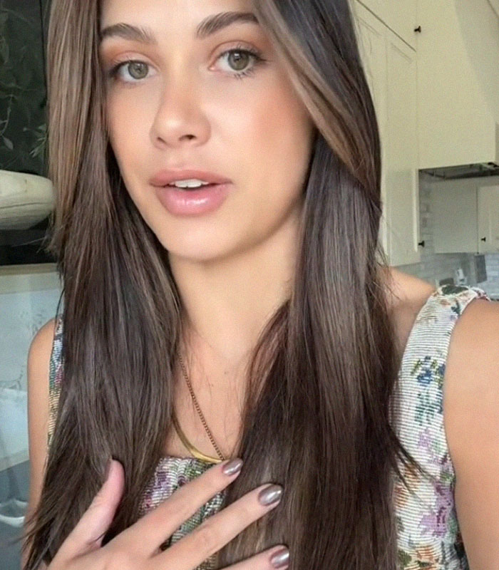 Woman Is Fuming After The Internet Turned A "Special And Fun Bonding Moment With Daughter" Against Her After Bleaching Five-Year-Old's Hair Woman Is Fuming After The Internet Turned A "Special And Fun Bonding Moment With Daughter" Against Her After Bleaching Five-Year-Old's Hair