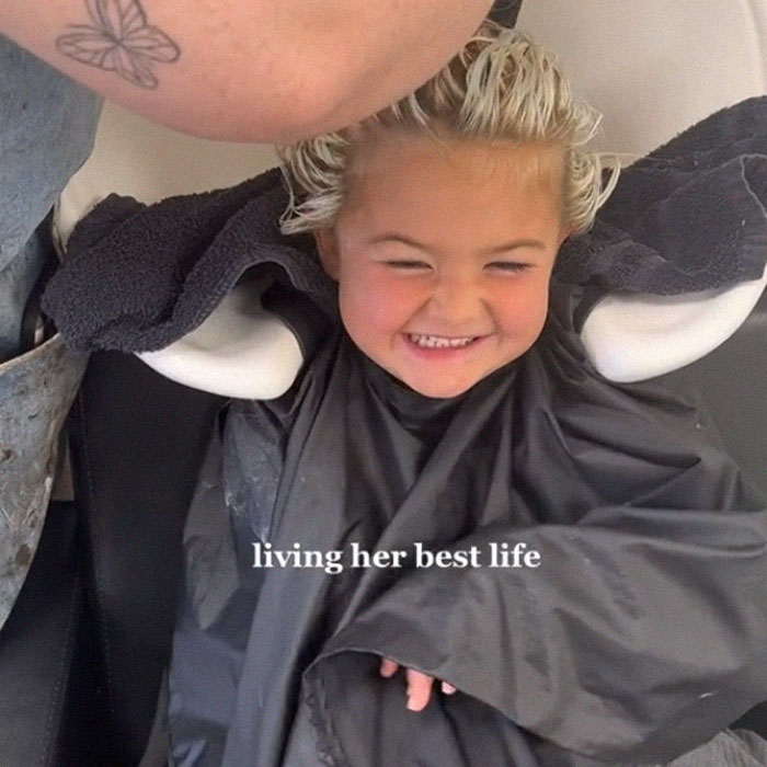 Woman Is Fuming After The Internet Turned A "Special And Fun Bonding Moment With Daughter" Against Her After Bleaching Five-Year-Old's Hair Woman Is Fuming After The Internet Turned A "Special And Fun Bonding Moment With Daughter" Against Her After Bleaching Five-Year-Old's Hair