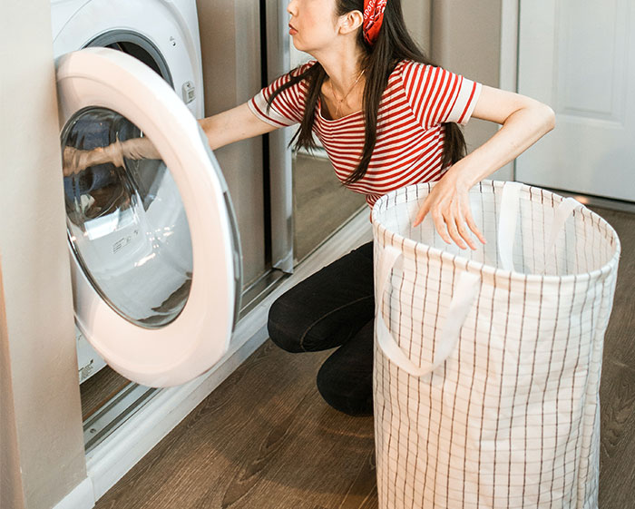 "It Is Driving Me Insane": Person Asks Neighbors To Stop Running Loud Dryer At Night So They Can Sleep, They Start Running It All Day Every Day Instead