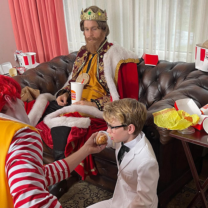 Neil Patrick Harris And His Family Just Won Halloween After Unveiling Their 2022 Costumes Neil Patrick Harris And His Family Just Won Halloween After Unveiling Their 2022 Costumes