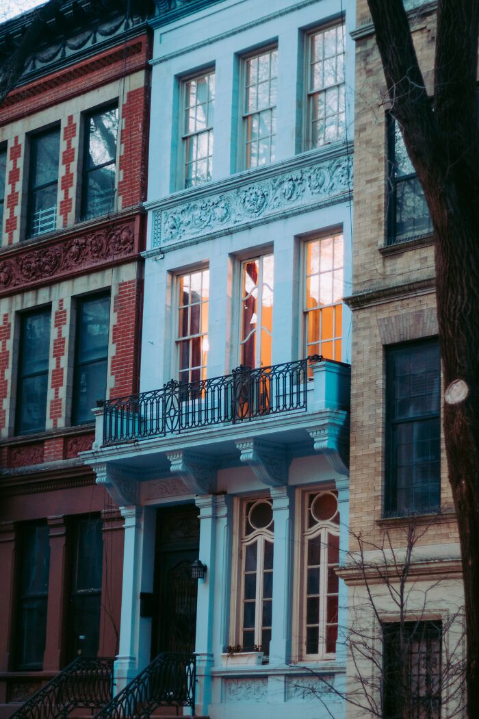 People Compare Their Living Costs In The Past Vs. Now, And The Reality Is Devastating People Compare Their Living Costs In The Past Vs. Now, And The Reality Is Devastating