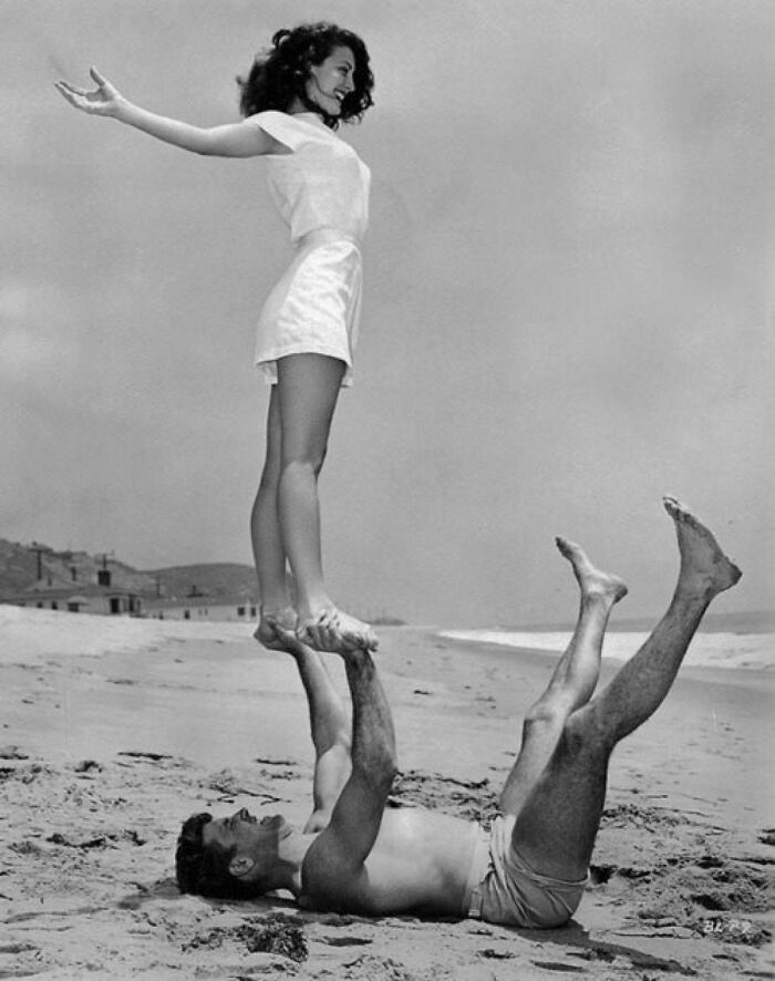 Ava Gardner And Burt Lancaster On The Beach