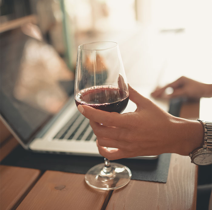 People Are Loving How This Childfree Woman Clapped Back At "Friend" After She Demanded She Pick Up Her Kids From Camp Every Day People Are Loving How This Childfree Woman Clapped Back At "Friend" After She Demanded She Pick Up Her Kids From Camp Every Day