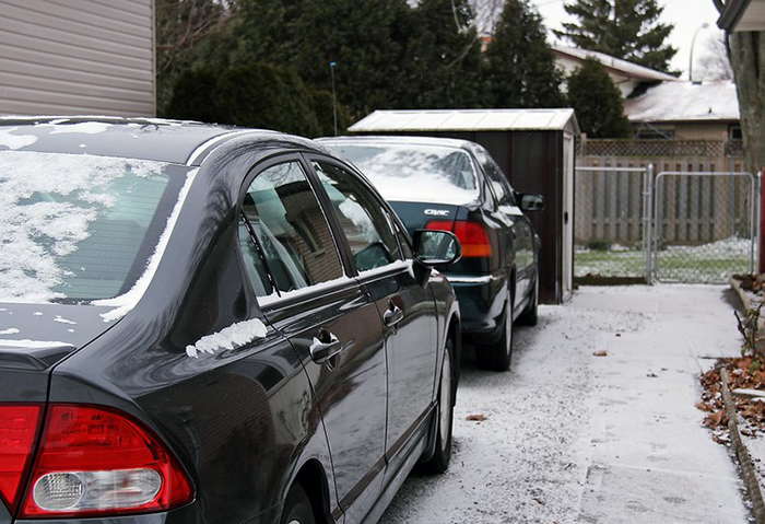 Karen Leaves A Note Saying That Her Guests Will Park In This Woman's Driveway, But She's Not Having It Karen Leaves A Note Saying That Her Guests Will Park In This Woman's Driveway, But She's Not Having It