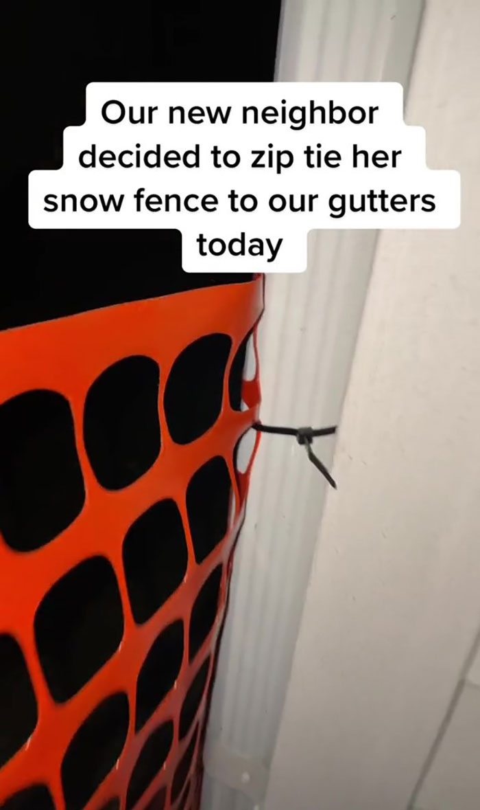 “Looks Like We Got Karen As A Neighbor”: Man Gets Into A War With Neighbor Who Zip-Tied Her Snow Fence To His Gutters “Looks Like We Got Karen As A Neighbor”: Man Gets Into A War With Neighbor Who Zip-Tied Her Snow Fence To His Gutters