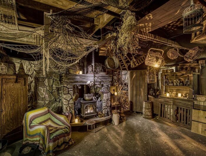 Every Year, This Talented Architect Dad Builds Something In The Driveway For Halloween, And Here Are 8 Of The Most Impressive Sculptures Every Year, This Talented Architect Dad Builds Something In The Driveway For Halloween, And Here Are 8 Of The Most Impressive Sculptures