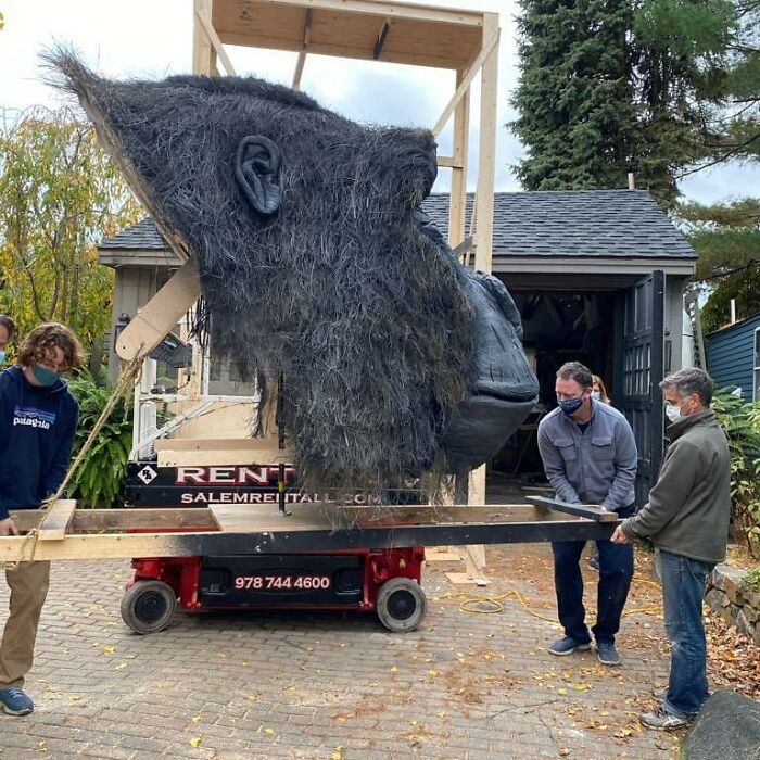 Every Year, This Talented Architect Dad Builds Something In The Driveway For Halloween, And Here Are 8 Of The Most Impressive Sculptures Every Year, This Talented Architect Dad Builds Something In The Driveway For Halloween, And Here Are 8 Of The Most Impressive Sculptures