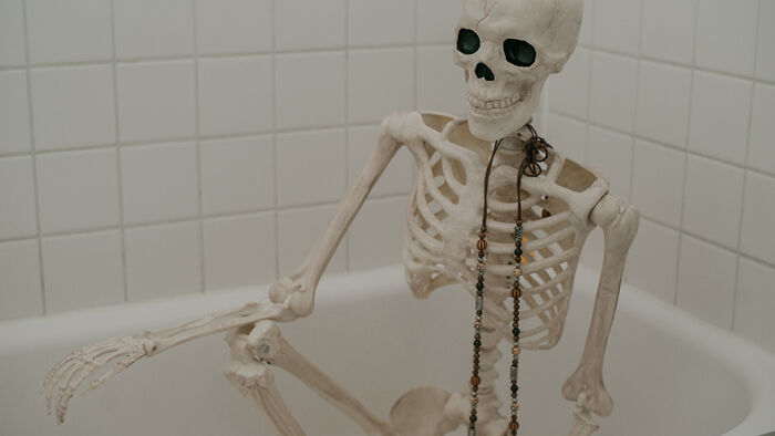 “What Do You Think Would Be The Funniest Thing To Ask A Stranger?” (30 Answers By Our Community)