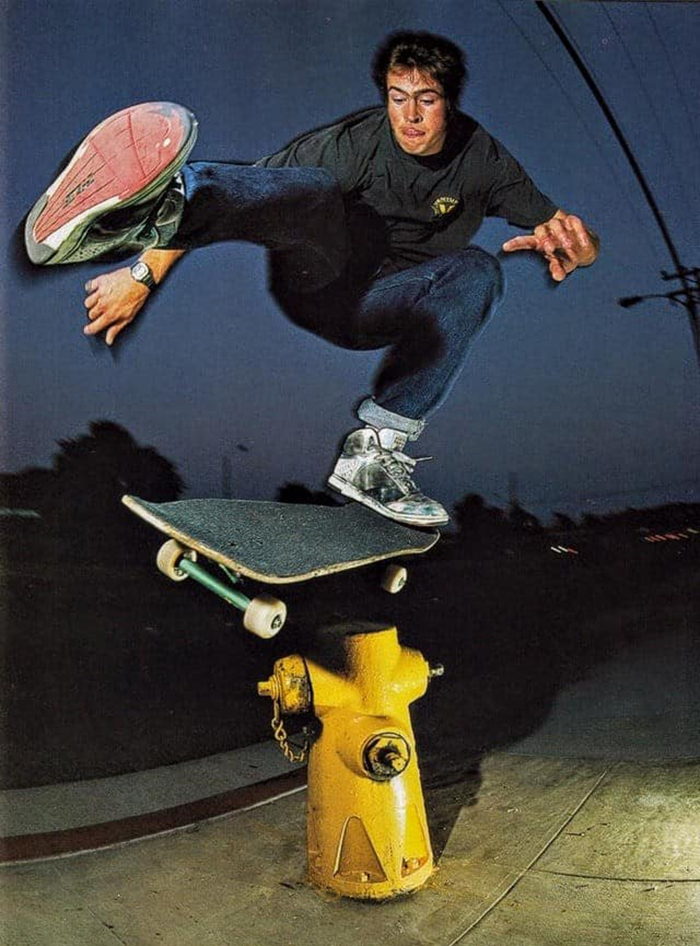Before He Was A Mallrat Or His Name Was Earl, Jason Lee Was A Bad A$$ Professional Skateboarder! During The 80s & 90s, Jason Was One Of The Biggest Names In The Sport, Showcasing His Jaw-Dropping Tricks Including "The Tre Flip" Which He Perfected In '88