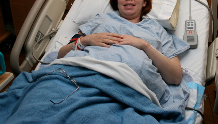 Pregnant woman reveals cheating on husband, bans her from delivery room