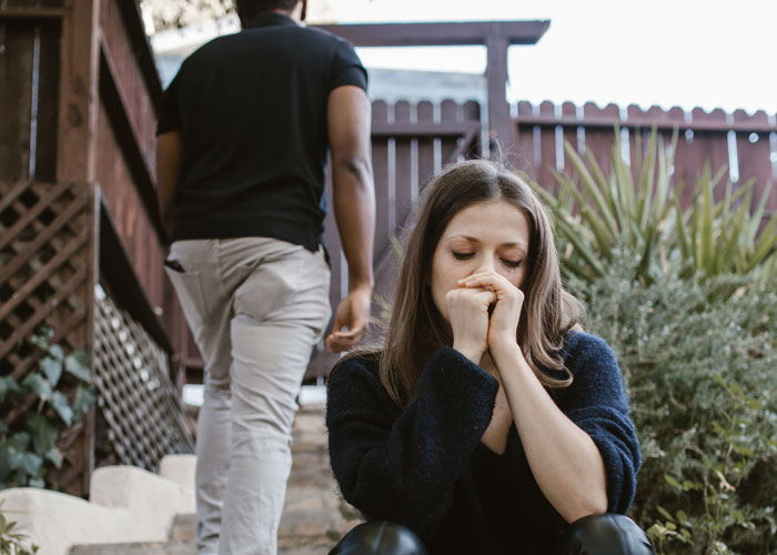 "El césped no siempre es más verde": 20 personas que se arrepienten de haberse divorciado comparten lo sucedido