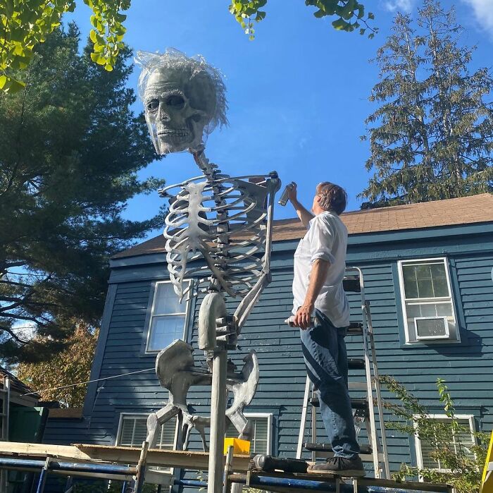 Every Year, This Talented Architect Dad Builds Something In The Driveway For Halloween, And Here Are 8 Of The Most Impressive Sculptures Every Year, This Talented Architect Dad Builds Something In The Driveway For Halloween, And Here Are 8 Of The Most Impressive Sculptures