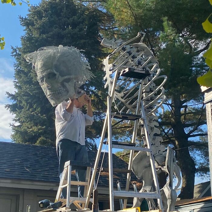 Every Year, This Talented Architect Dad Builds Something In The Driveway For Halloween, And Here Are 8 Of The Most Impressive Sculptures Every Year, This Talented Architect Dad Builds Something In The Driveway For Halloween, And Here Are 8 Of The Most Impressive Sculptures