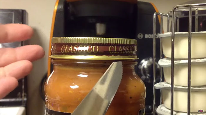 Open Jars With A Knife