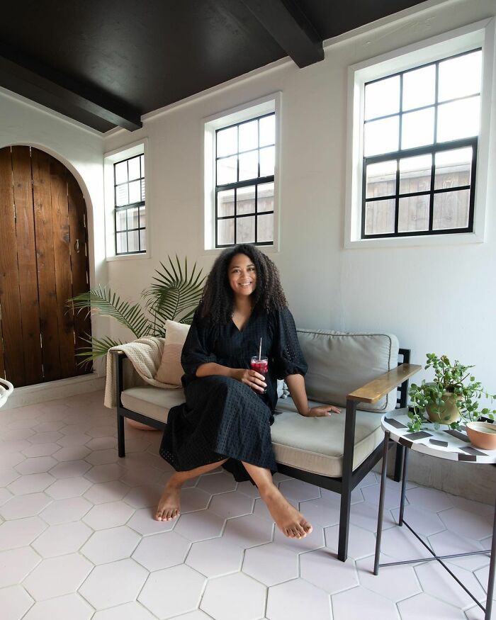 5 Side-By Side Photos Showing The Reality Behind This DIY Home Designer’s Aesthetic Videos 5 Side-By Side Photos Showing The Reality Behind This DIY Home Designer’s Aesthetic Videos