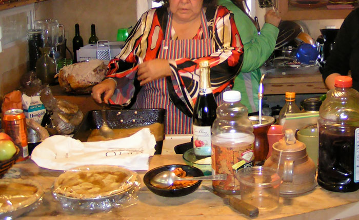 Pregnant Woman Leaves Thanksgiving Dinner After MIL Trashes The Meal She Brought For Herself Pregnant Woman Leaves Thanksgiving Dinner After MIL Trashes The Meal She Brought For Herself