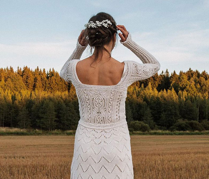 This Bride Finished Knitting Her Wedding Dress 4 Days Before The Wedding, Documented The Entire Process And Shared It Online