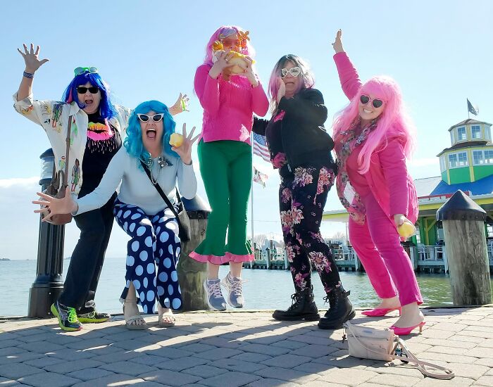 Me And My Friends Love To Spend Time Together, And Here Are The Top 10 Crazy Ideas For Extraordinary Meetups