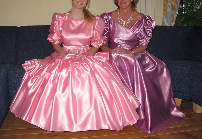 Bride Gets Perfect Revenge On MIL And SILs After Discovering They Purchased The Same Dress With Plans To Wear It At Her Wedding Bride Gets Perfect Revenge On MIL And SILs After Discovering They Purchased The Same Dress With Plans To Wear It At Her Wedding