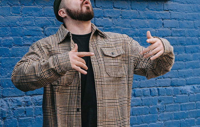 “What Do You Think Would Be The Funniest Thing To Ask A Stranger?” (30 Answers By Our Community)