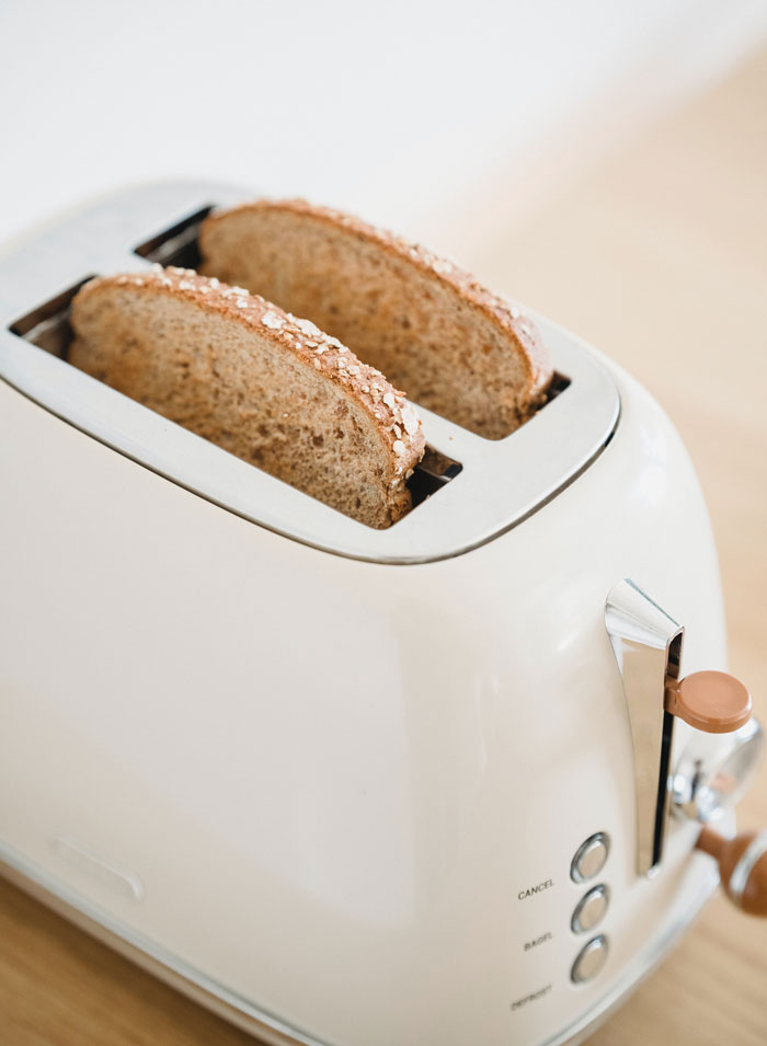 In 2008, A World Record Of 8ft 6 Inches, For The Highest Flying Toast From A Pop-Up Toaster Was Set At The Royal College Of Art Graduate Show