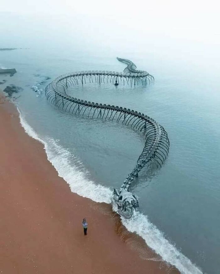 150 Meter Aluminum Sea Serpent Skeleton Sculpture In Saint Brevin Near Nantes