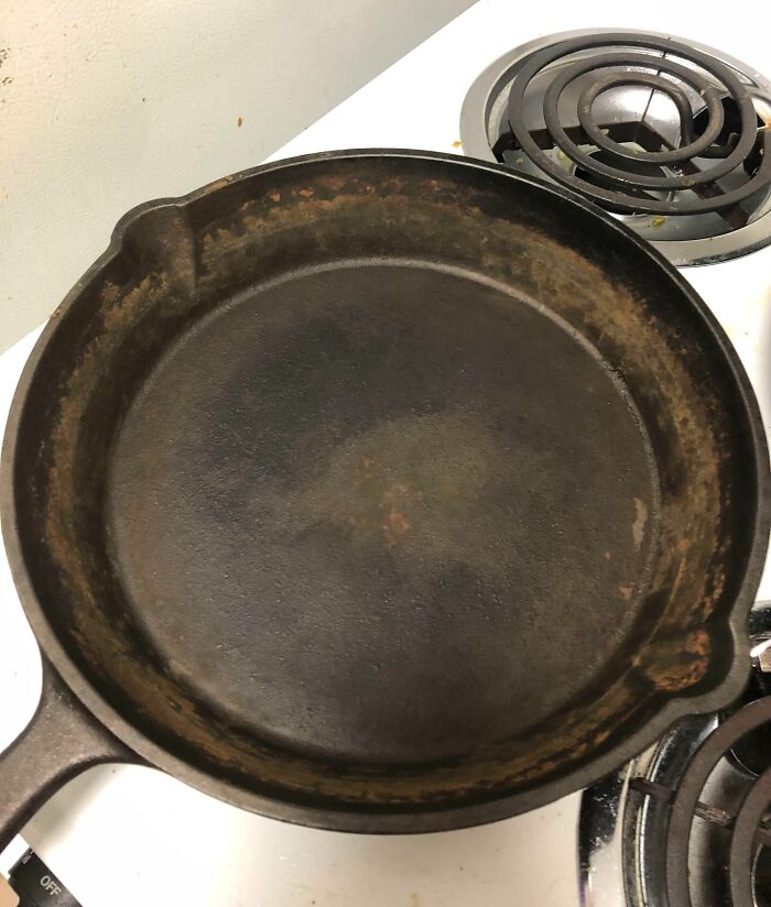 My Roommate Left My Cast Iron Pan To “Soak” For Three Consecutive Days While I Was Out Of Town