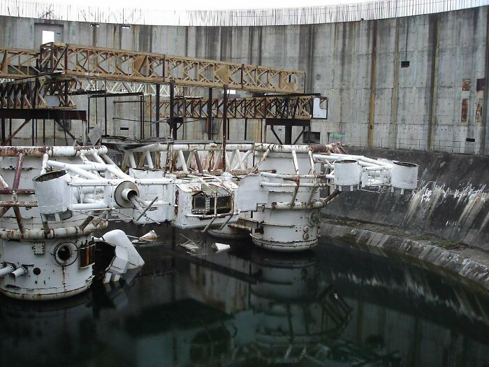 Movie Set For The Abyss. They Filled It Entirely With Water For Filming