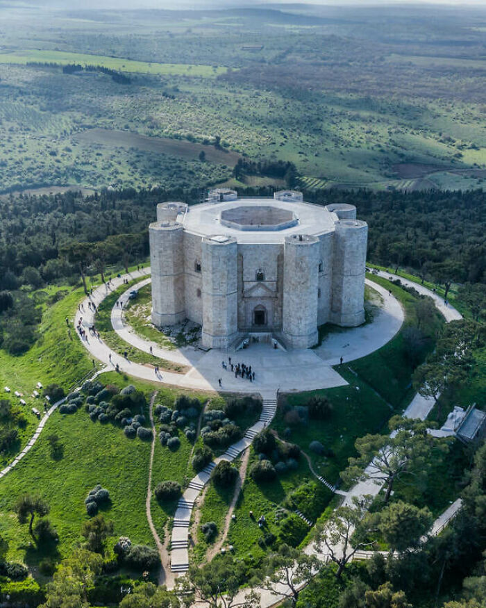 Il Castel Del Monte, A Very Unusual, Totally Symmetrical Octagonal Castle Built During The 1240s By King Frederick II In Andria, Southern Italy
