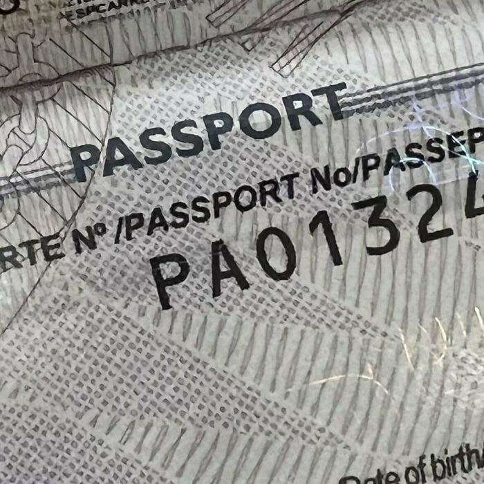 The Last Batch Of Spanish Passports Have "PAO" Written As "PA0" And People Cannot Get On Planes Because Of It