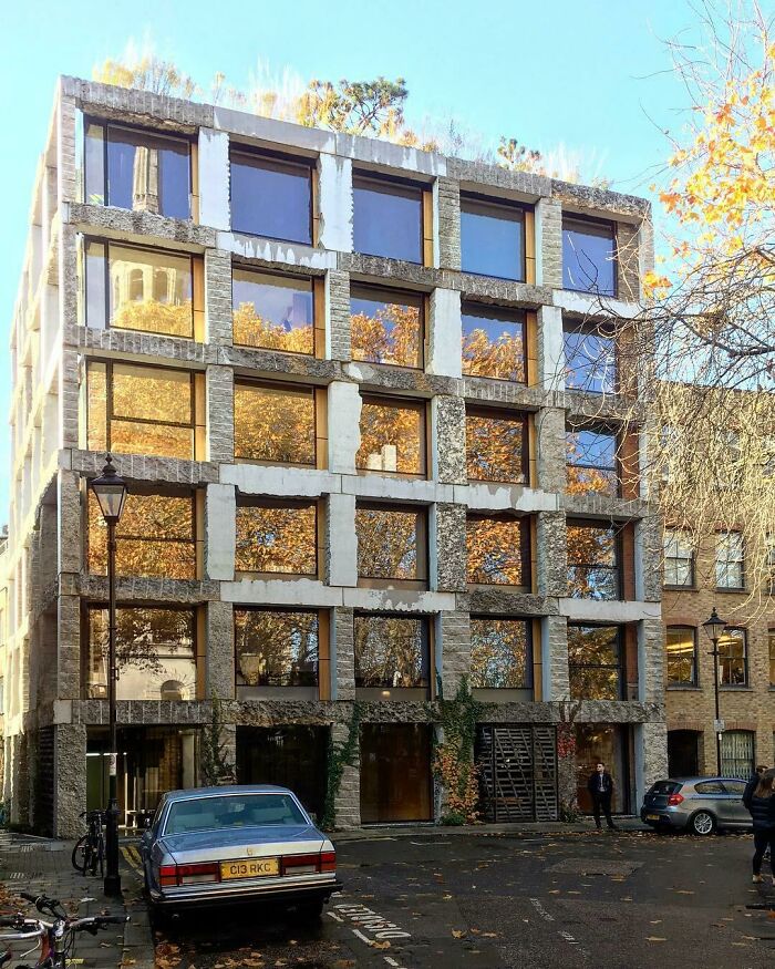 "An Astonishing Architectural Triumph" Or "The Worst Building Of The Year." 15 Clerkenwell Close, London Ec1