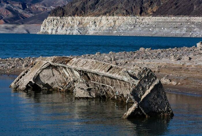So As Lake Mead Continues To Get Lower Its Revealing Old Sunken Boats. Here Is The Infamous 1940s Wwii Landing Craft
