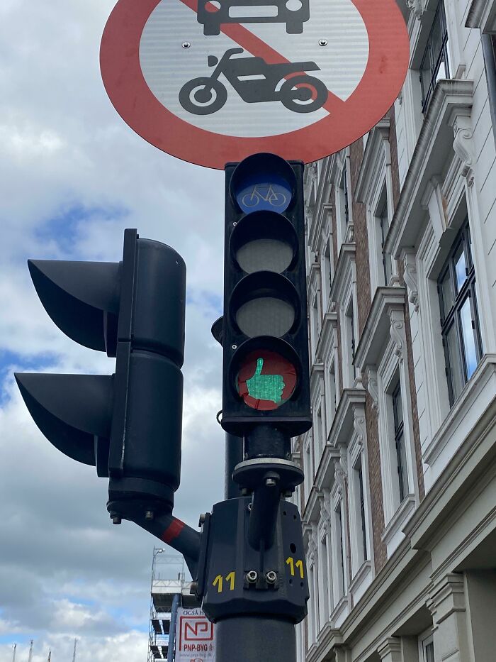 Someone Did This To A Bike Traffic Light In Copenhagen