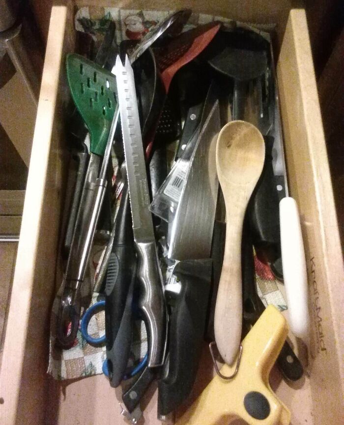 How My Father-In-Law Stores His Knives
