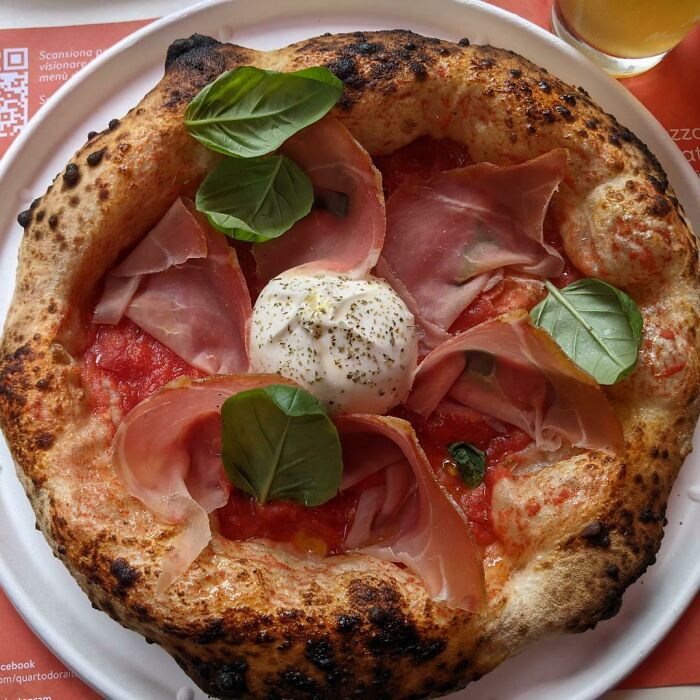 [i Ate] Neapolitan Pizza In Pisa, Italy